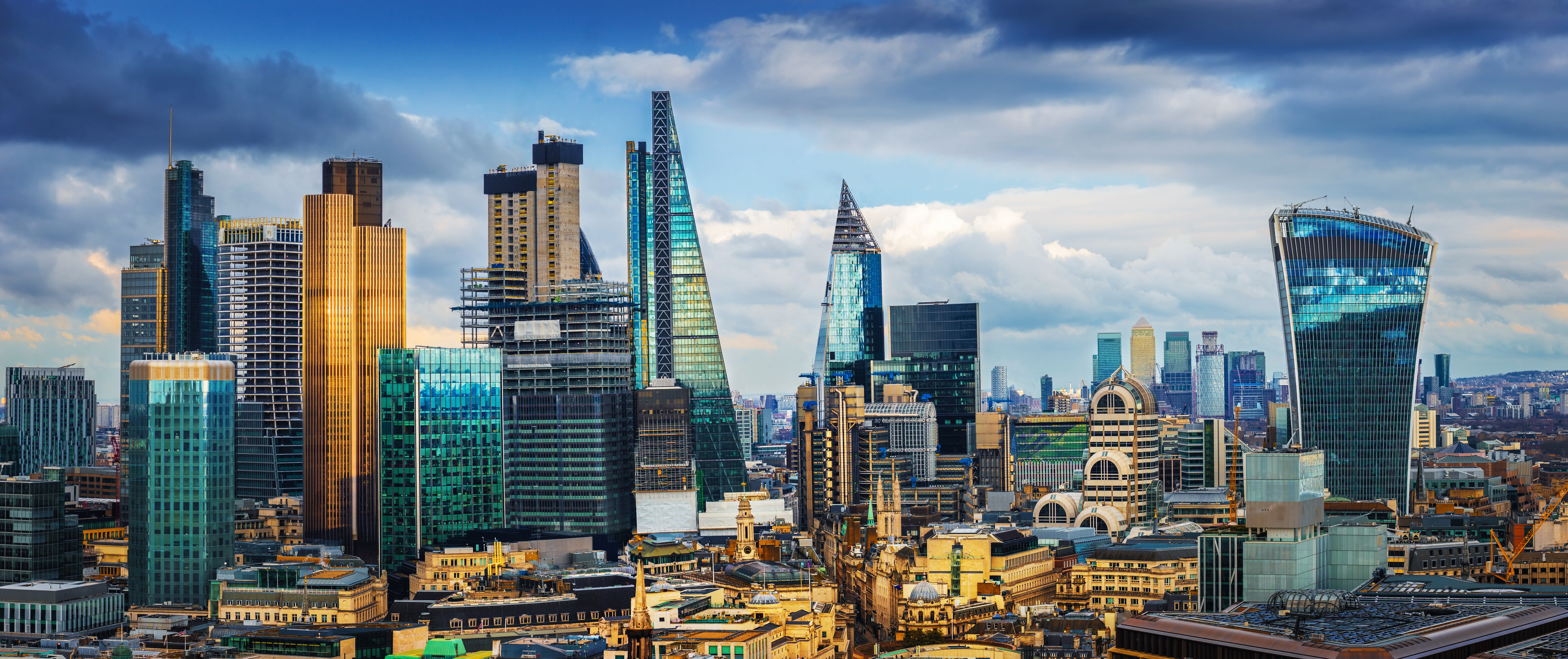 London,,England, ,Panoramic,Skyline,View,Of,Bank,And,Canary